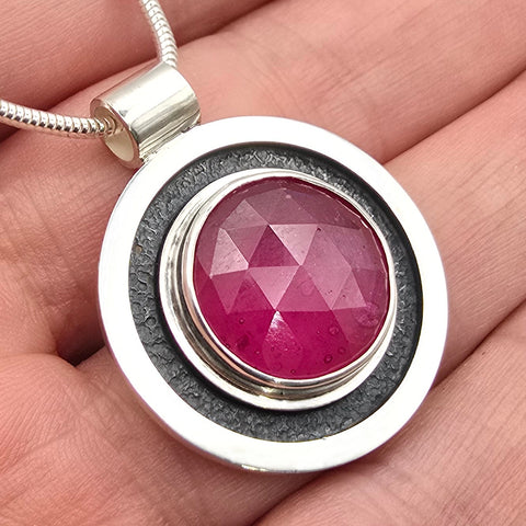 Pink sapphire pendant